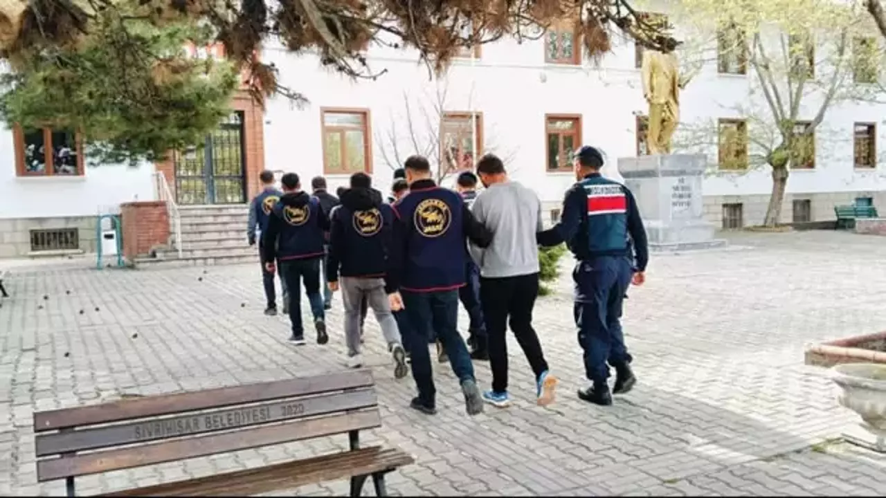 Çobanları hamama götürüp, 5 milyon lira değerindeki büyükbaşları çaldılar