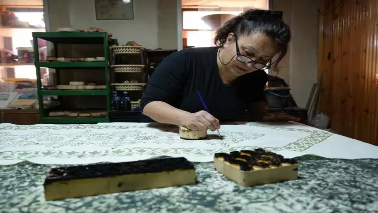Çocukları için memurluğu bıraktı, taş baskı ile hayatı değişti!