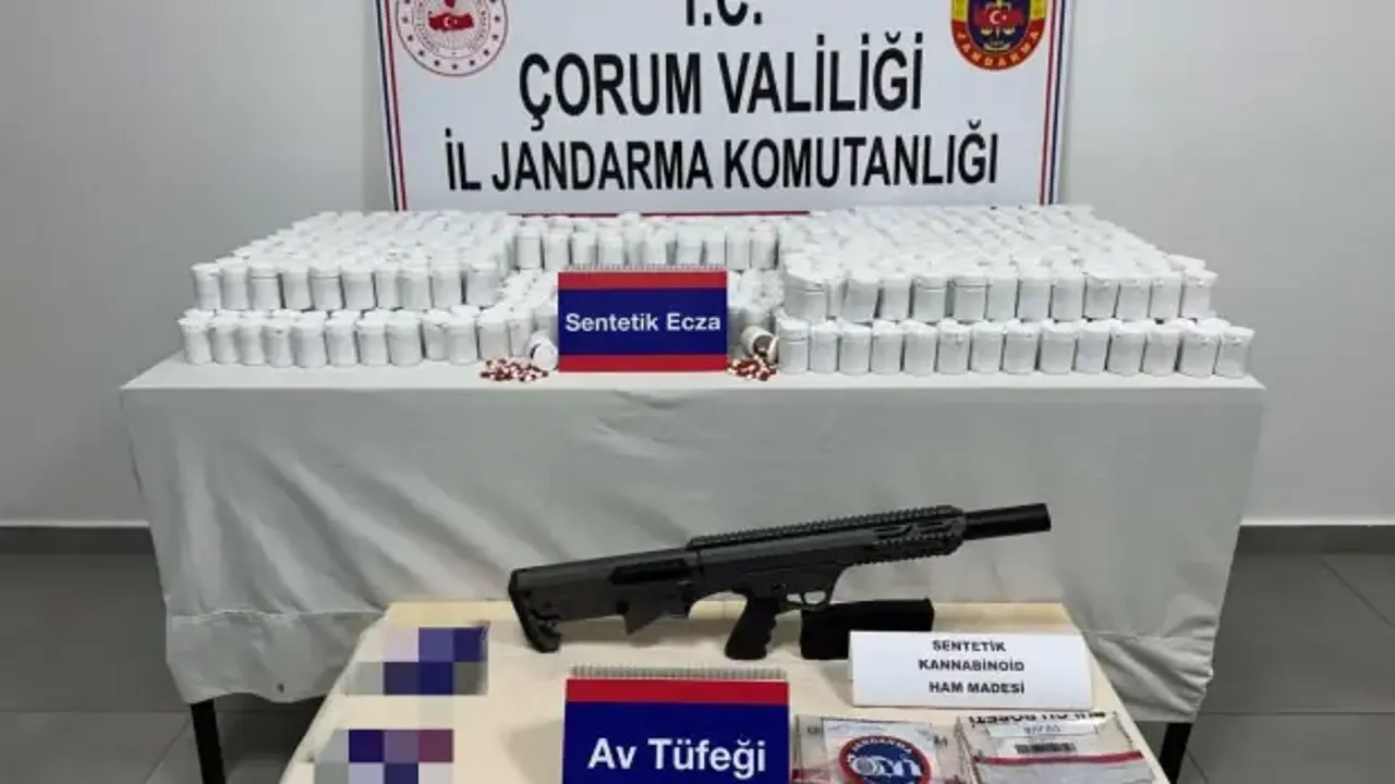 Çorum’da dev zehir operasyonu: Bağ evinden on binlerce uyuşturucu hap çıktı!