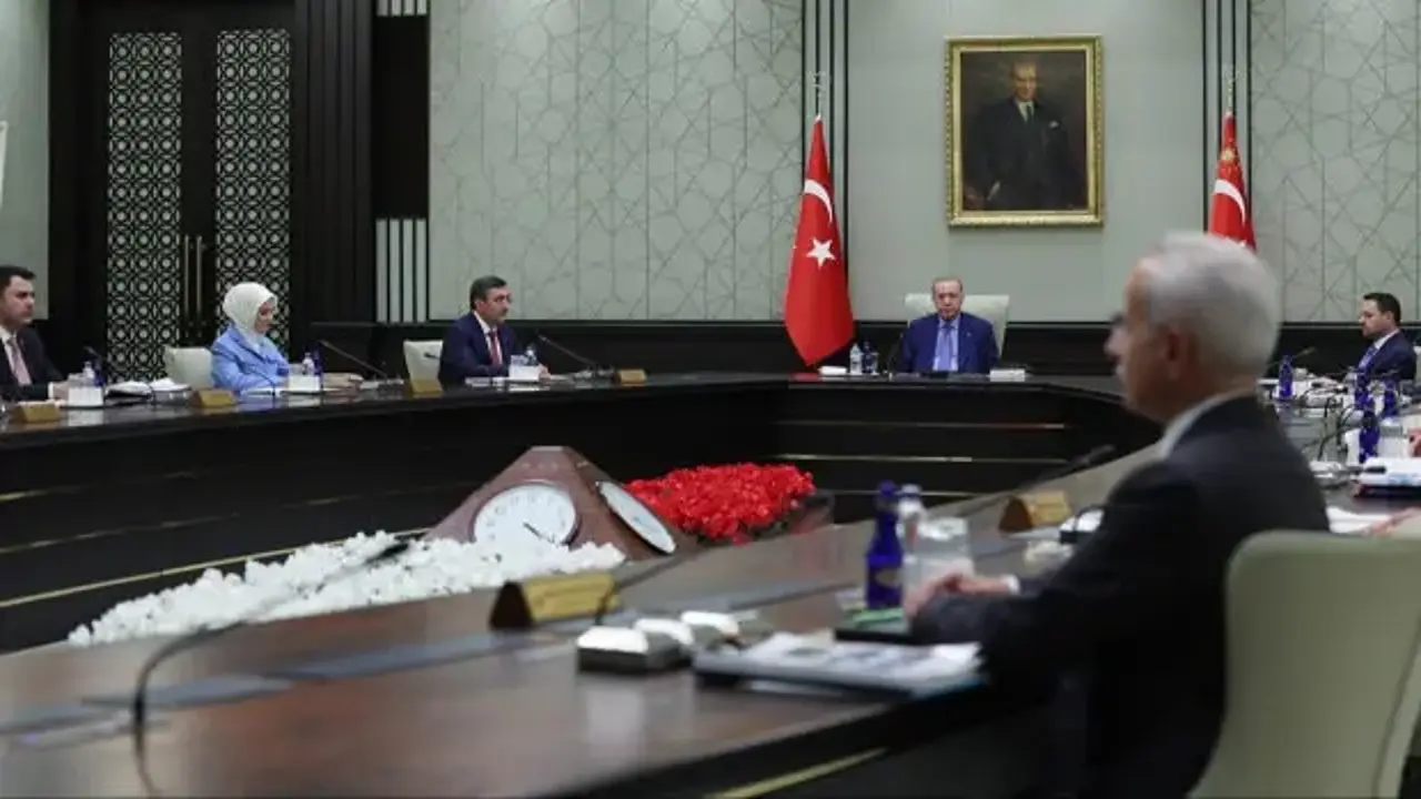Cumhurbaşkanı Erdoğan liderliğinde kritik toplantı: Masada sıcak başlıklar var