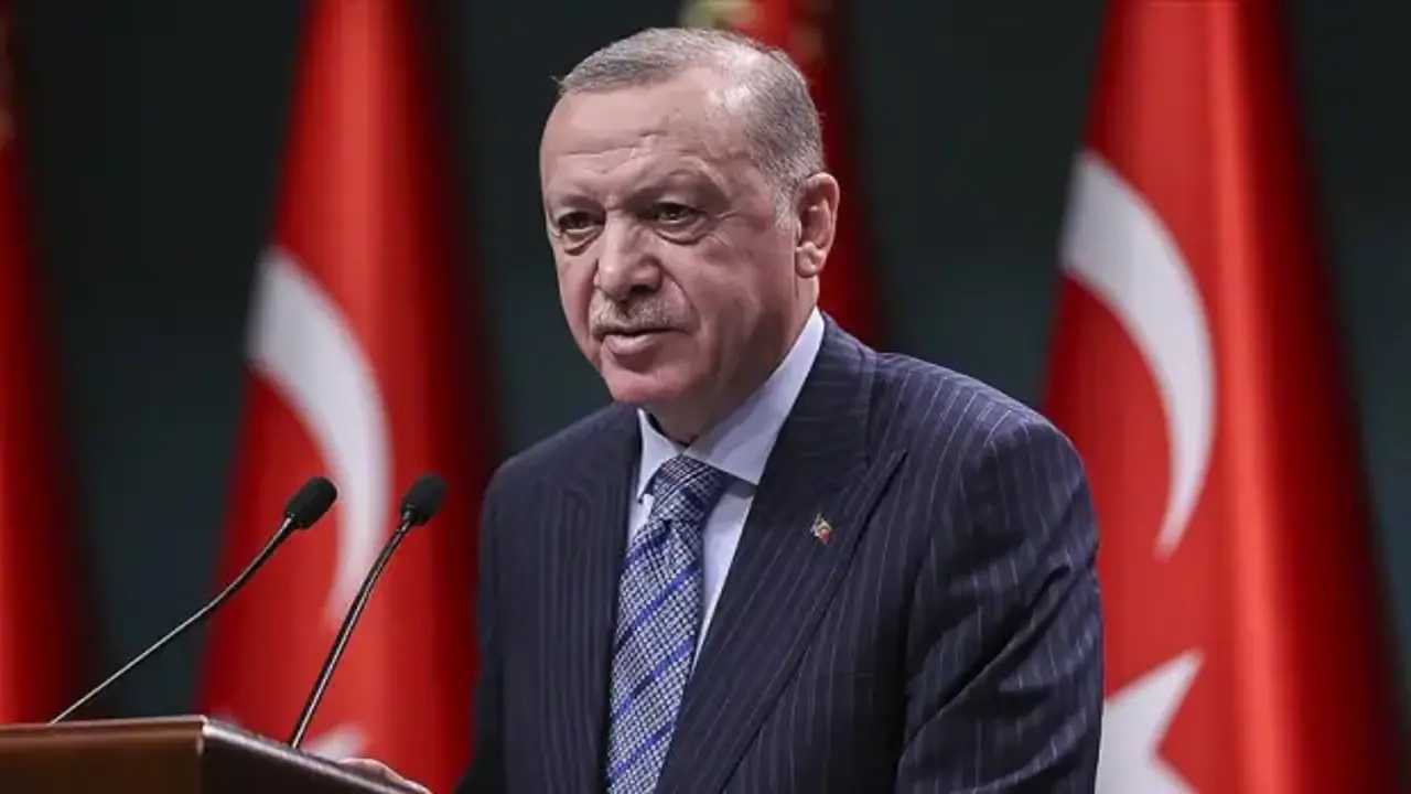 Cumhurbaşkanı Erdoğan, vefatının 43. yılında Necip Fazıl Kısakürek'i andı