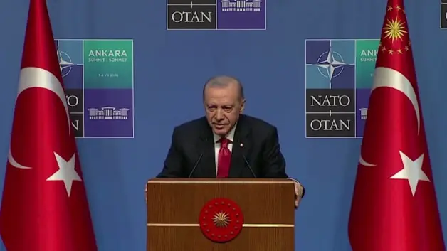 Cumhurbaşkanı Erdoğan Yunan gazeteciye: 'Görüyorsun, gözlerinden tanırız'