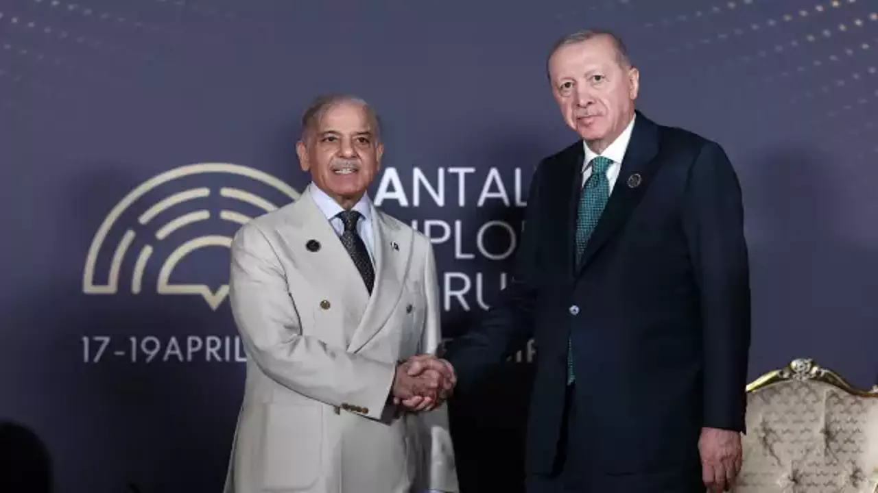 Cumhurbaşkanı Erdoğan'dan Antalya'da diplomasi trafiği!