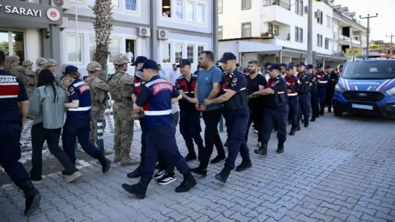'Daltonlar'a darbe: 10 tutuklama