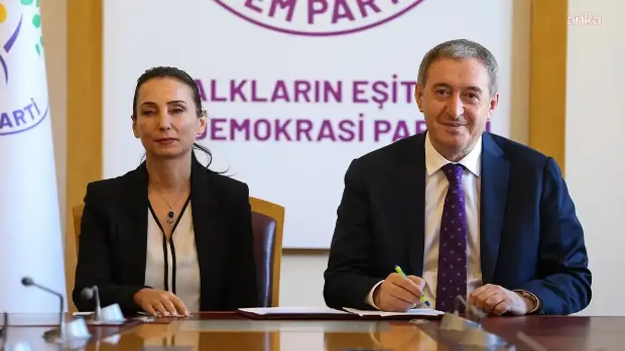 DEM Parti 'Çerçeve Yasa Teklifi'ni imzaladı