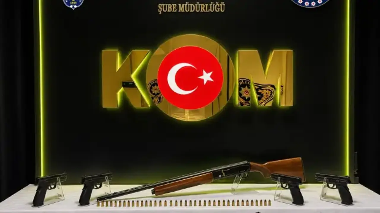 Denizli’de yasa dışı silah ticaretine darbe: Operasyonda 3 zanlı tutuklandı!