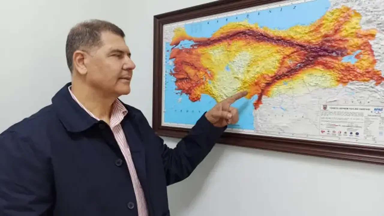 Deprem uzmanı Över açıkladı: 7 ve üzeri büyüklükte bir deprem beklentisi doğru değil