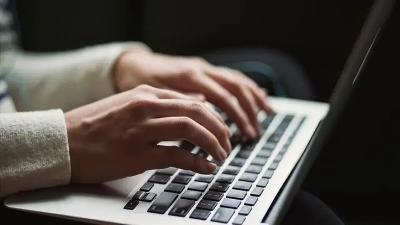 Dijital platformların 'karanlık desen' oyunu: İptal butonu yok, mükerrer kesintiler var!