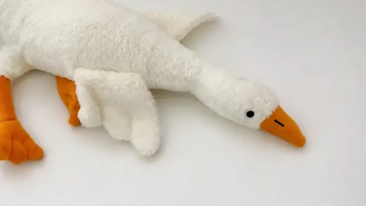 Dikkat! Çocuklarınızda olabilir: Bakanlıktan 'peluş kaz' oyuncağını toplatma kararı