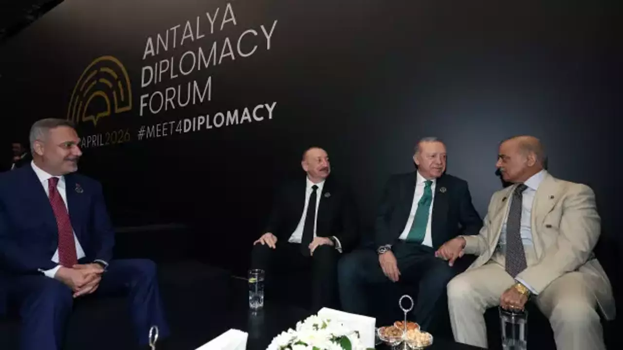 Diplomasi tek  karede yazıldı!