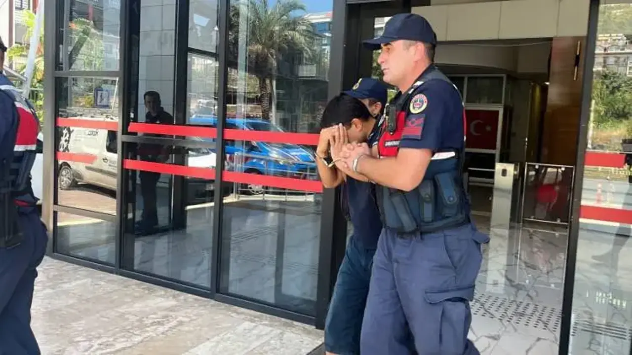Direksiyon sınavında öğreticiye taciz: Gizli kamera müdürü tutuklattı