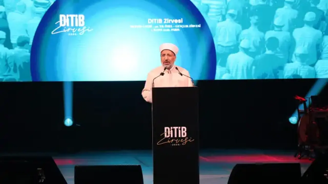 Diyanet İşleri Başkanı Arpaguş Paris'te DİTİB Zirvesi'ne katıldı
