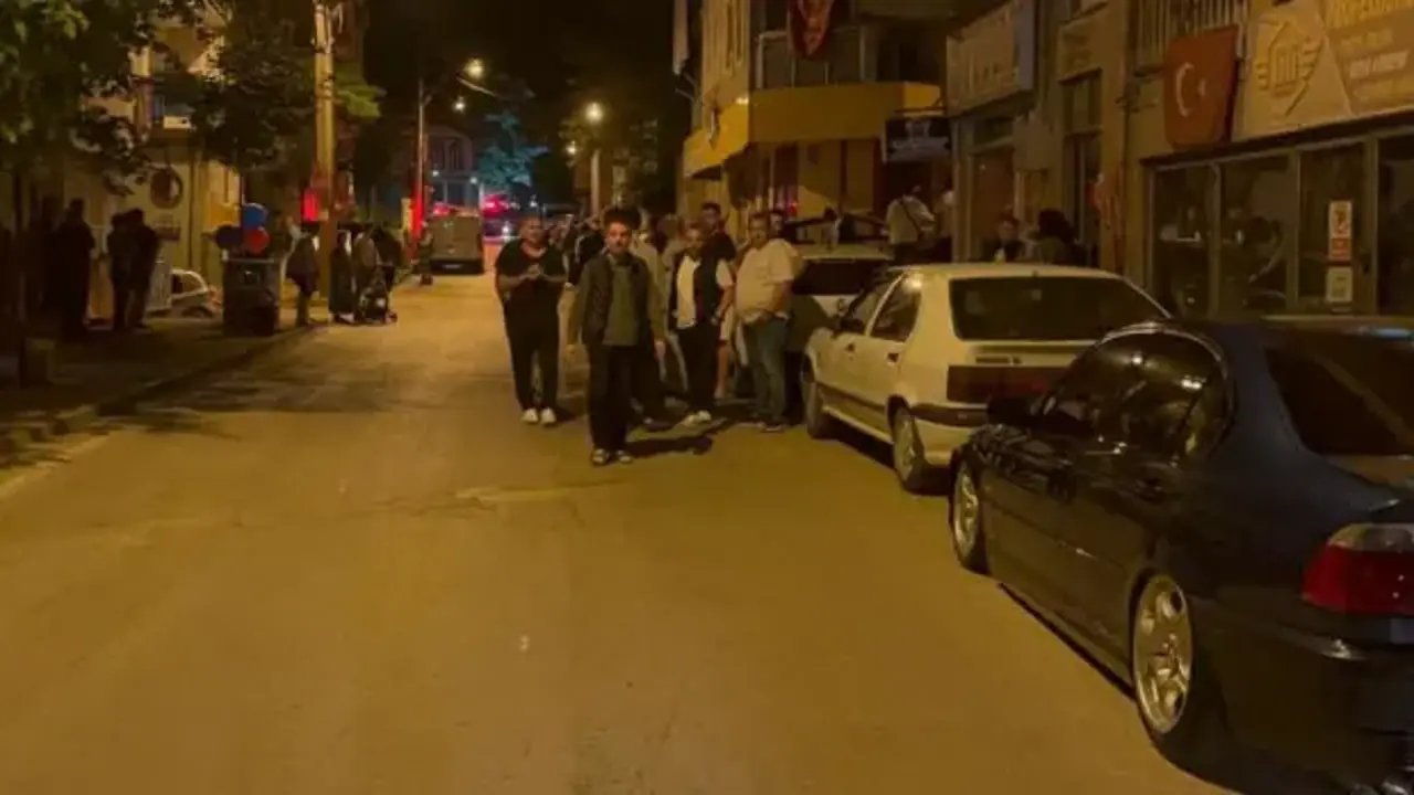 Doğal gaz kutusunu patlattı: Mahalleli sokağa döküldü