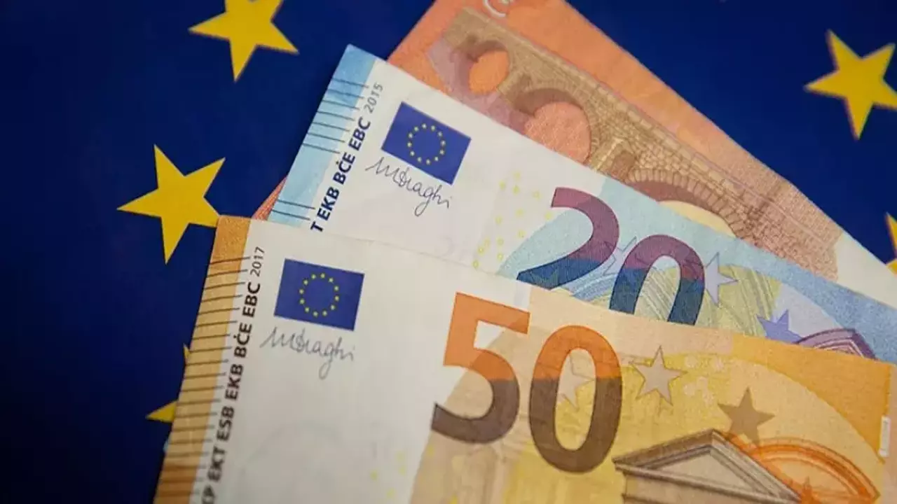 Dolar ve Euro kaç TL oldu? İşte haftanın ilk fiyatları...