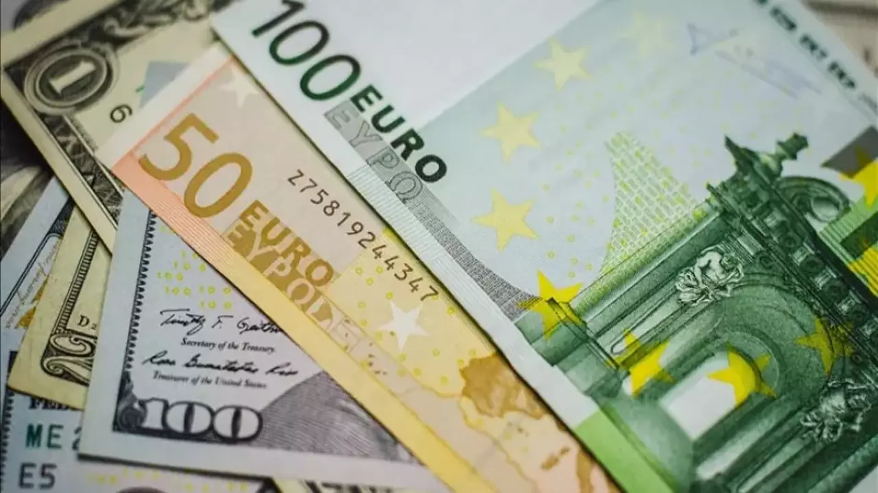 Dolar ve Euro'da günün ilk fiyatları! İşte yeni rakamlar...