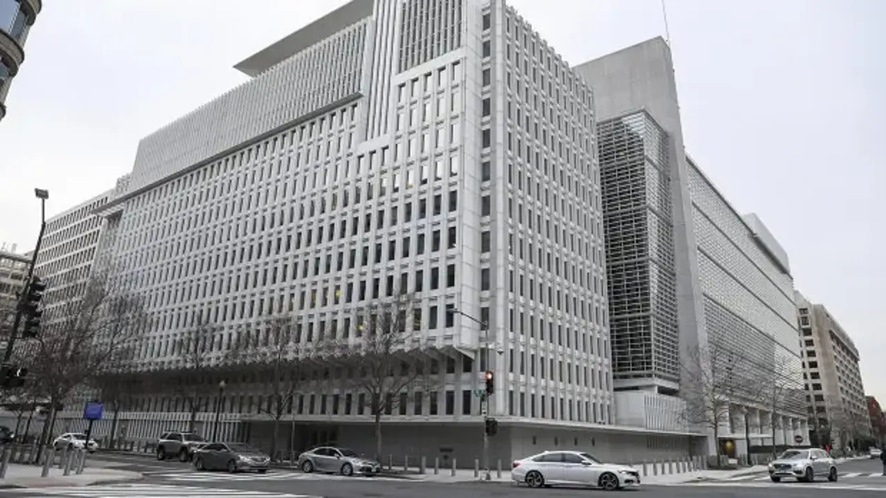 Dünya Bankası küresel büyüme tahminini aşağı yönlü revize etti