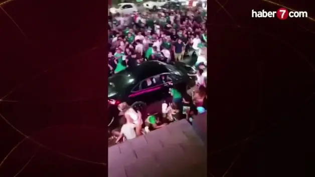 Dünya kupası kutlamasında dehşet anları! Aracıyla 17 kişiyi ezdi