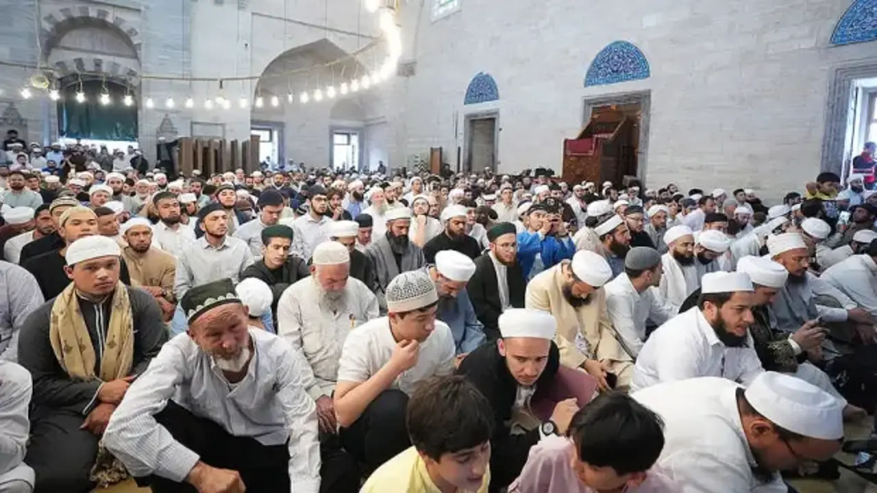 Dünyanın dört bir yanından hadis alimi İstanbul'da: Uluslararası Hadis Meclisleri başladı