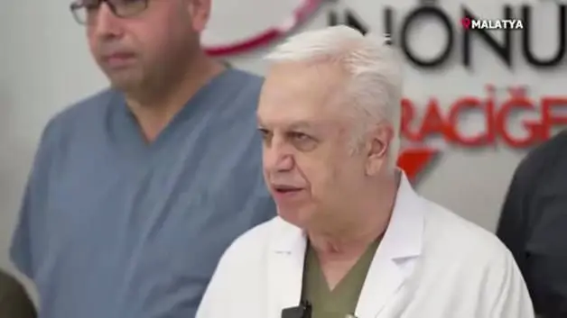 Dünyanın ilk 8’li çapraz karaciğer nakli Malatya’da yapıldı