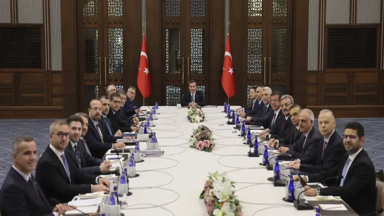 EKK'dan açıklama: Türkiye'yi ticaret merkezi yapmayı hedefliyoruz!