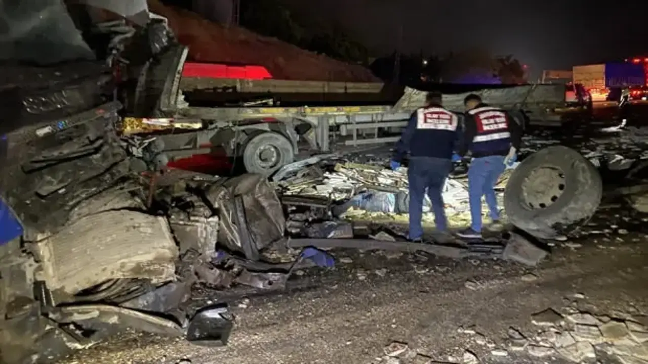 Elazığ’da 3 tır çarpıştı: 1 ölü