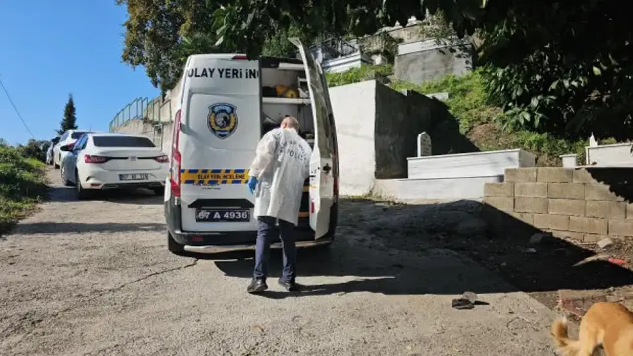 Emekli polis memuru mezarlıkta ölü bulundu