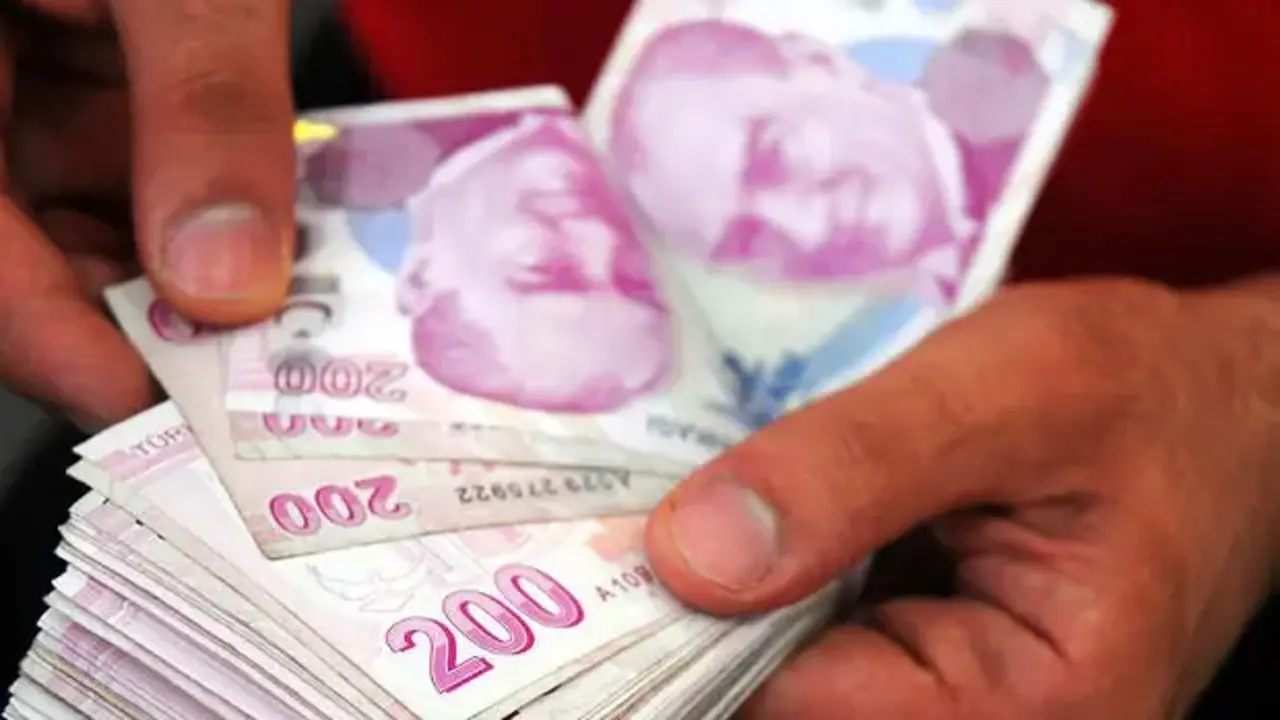 Emeklilerin ikramiye ve aylık ödemeleri bugün başlıyor