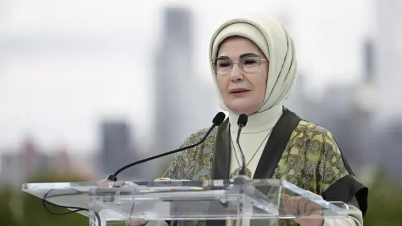 Emine Erdoğan'dan AK Parti'nin 25. kuruluş yıl dönümüne özel mesaj