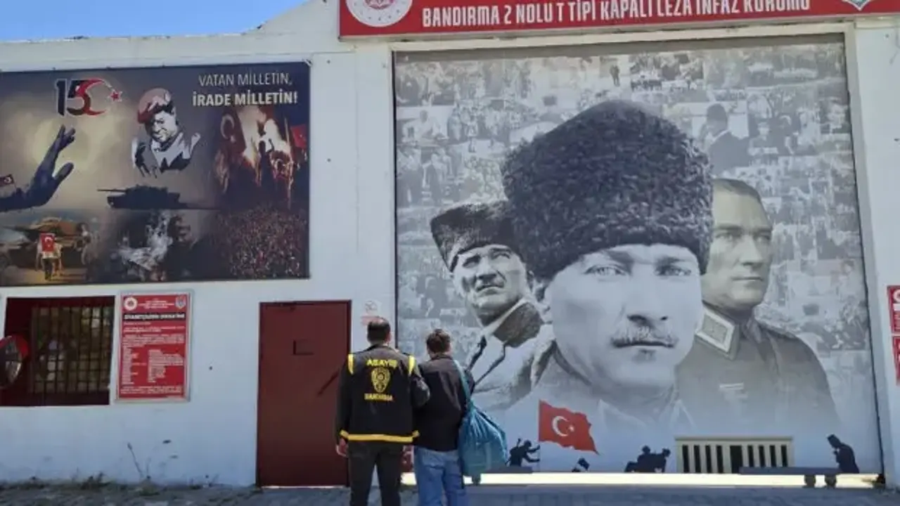 Emniyetin dikkati sayesinde yakalandı: 60 yıl hapisle aranan şahıs GBT'ye takıldı!