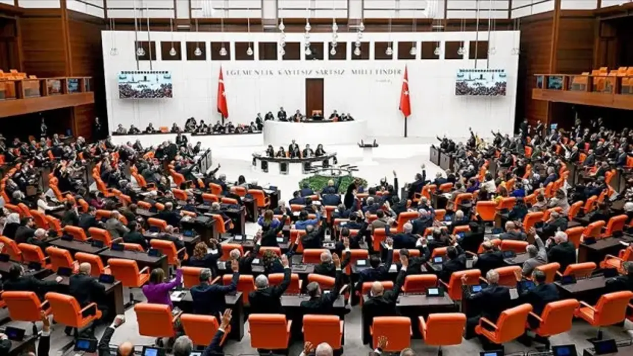 En düşük emekli aylığı ile ilgili yeni gelişme! 6 madde daha kabul edildi