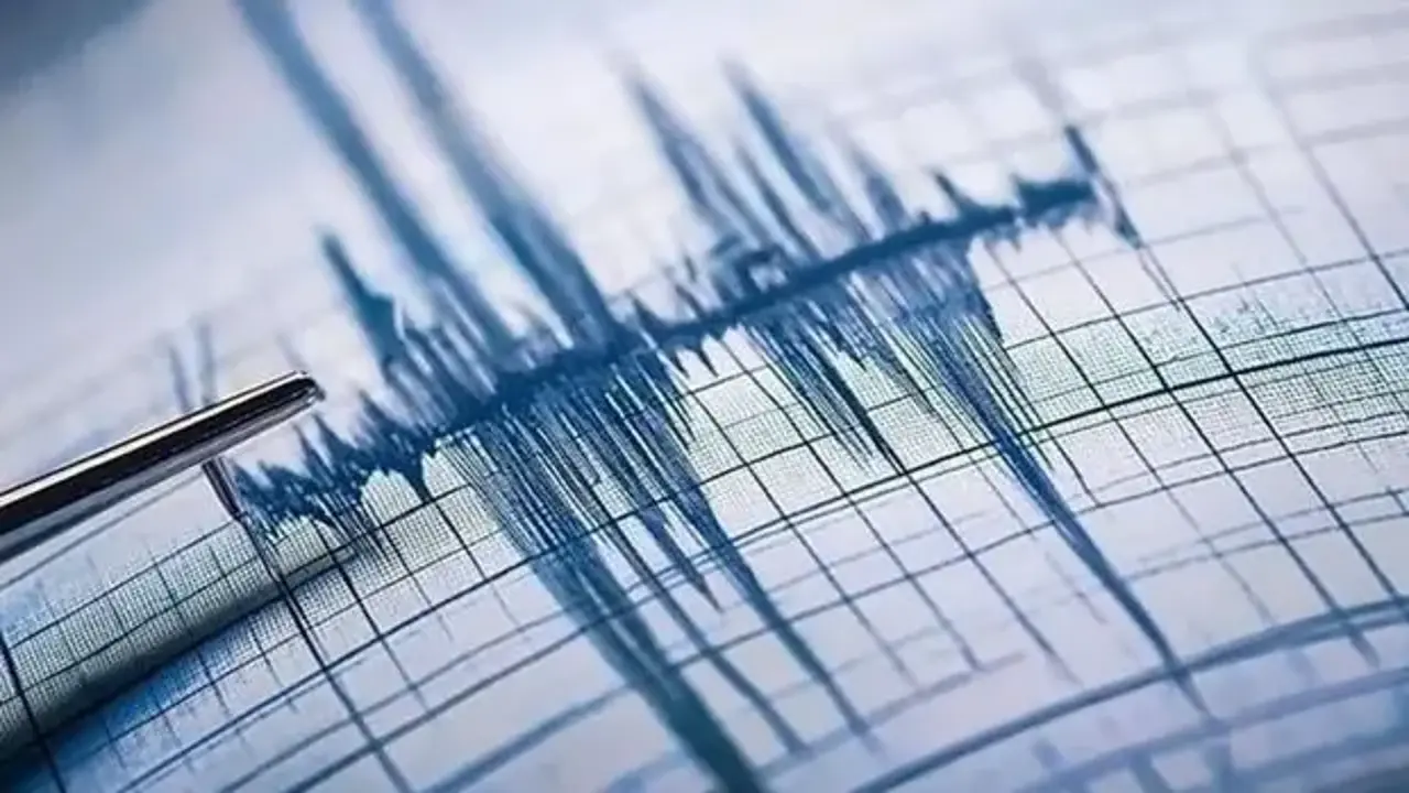 Endonezya sarsıldı! Şiddetli deprem!