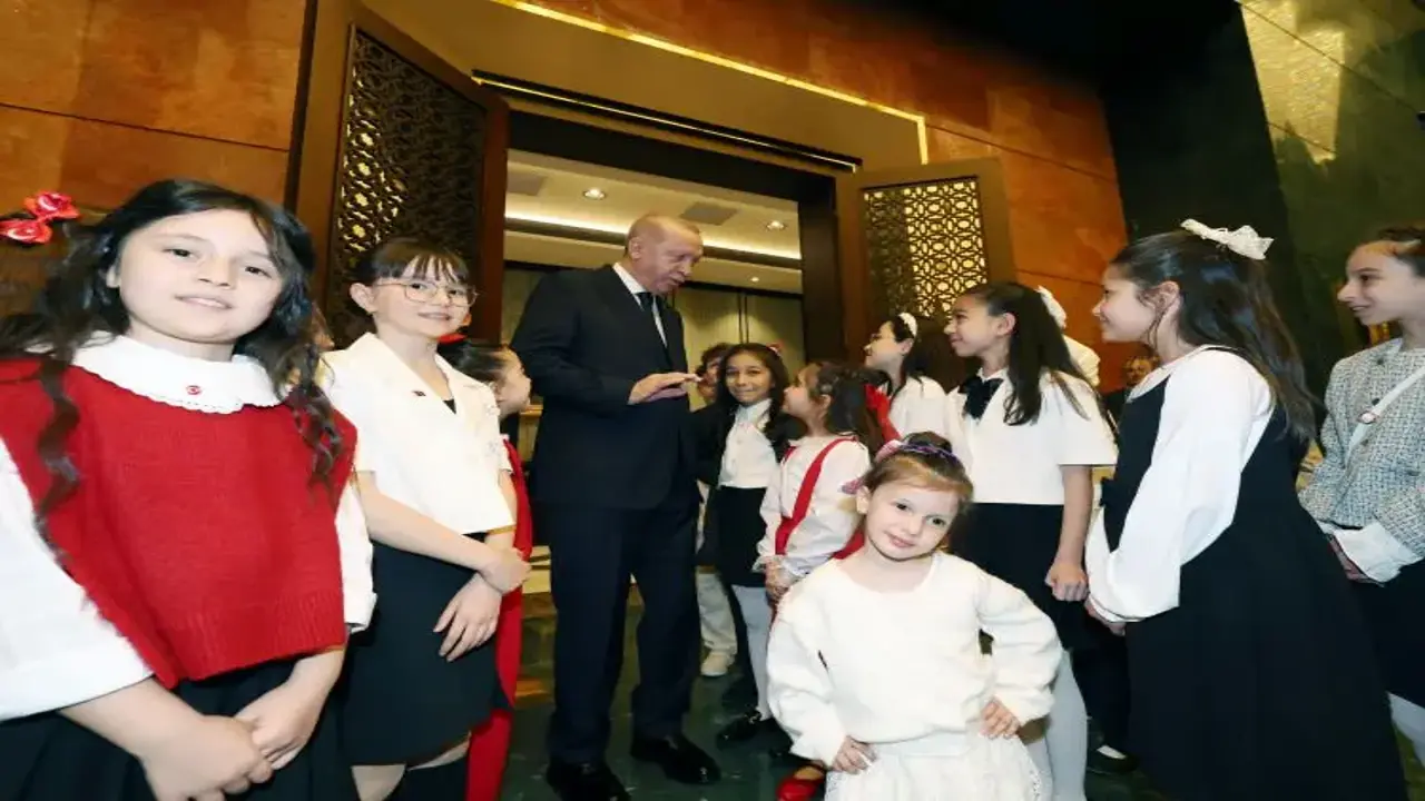 Erdoğan, 23 Nisan'da çocuklarla bir araya geldi