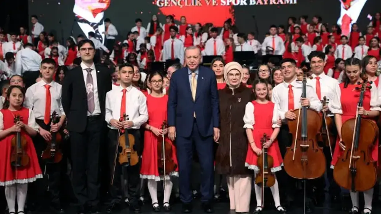 Erdoğan, Cumhurbaşkanlığı Çocuk Orkestrası ve Korosu Konseri'ne katıldı