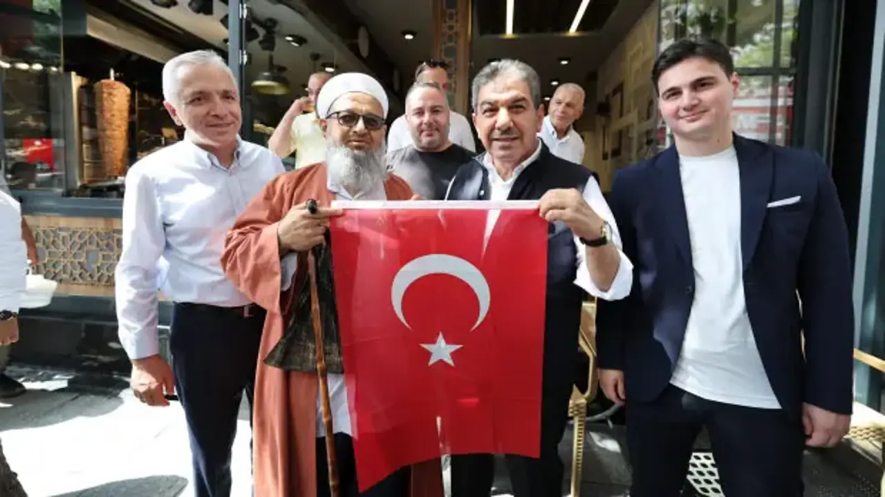 Esenler'de 'Ay Yıldızlı' 15 Temmuz daveti!