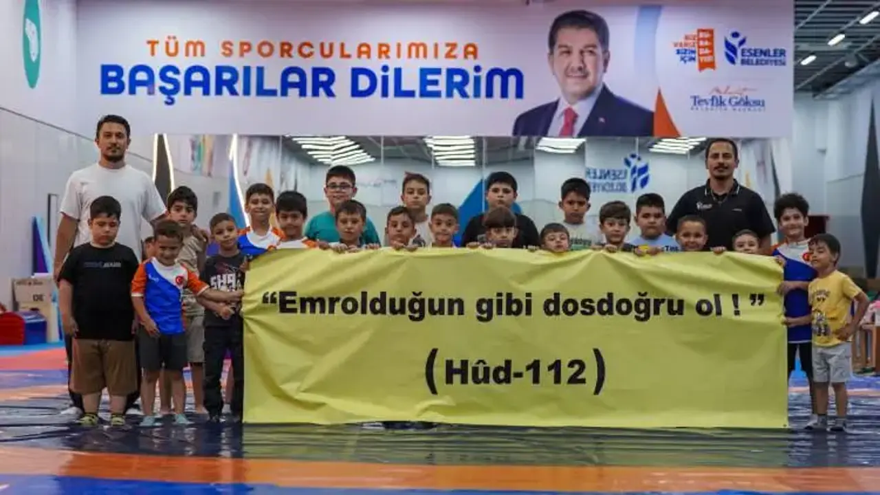 Esenlerli gençlerden Yeditepe Üniversitesi’ndeki olaylara ayetli mesaj
