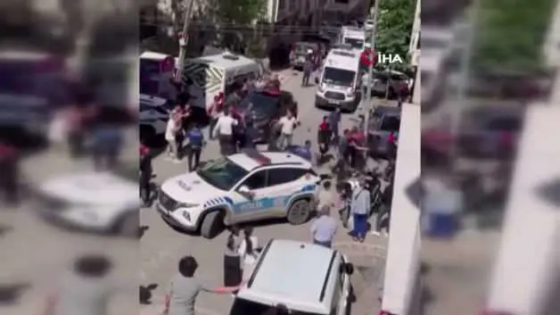 Esenyurt'ta komşu kavgasına müdahale eden polise mukavemet