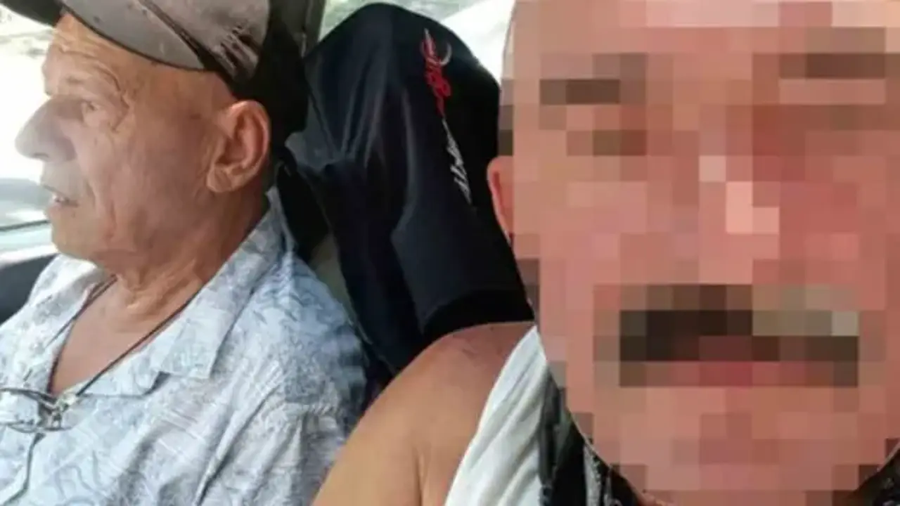 Ev arkadaşını kafasını çekiçle ezerek öldürdü
