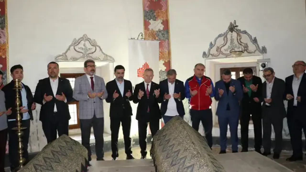 Fatih Sultan Mehmet'in annesi Hüma Hatun dualarla anıldı