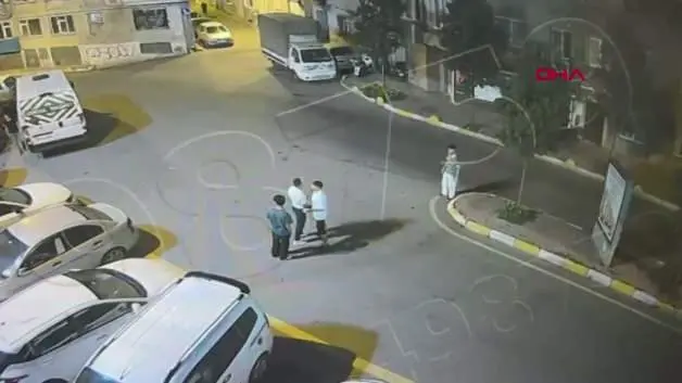Fatih'te 19 yaşındaki Ali'nin bıçakla öldürüldüğü kavganın görüntüleri ortaya çıktı: 8 gözaltı