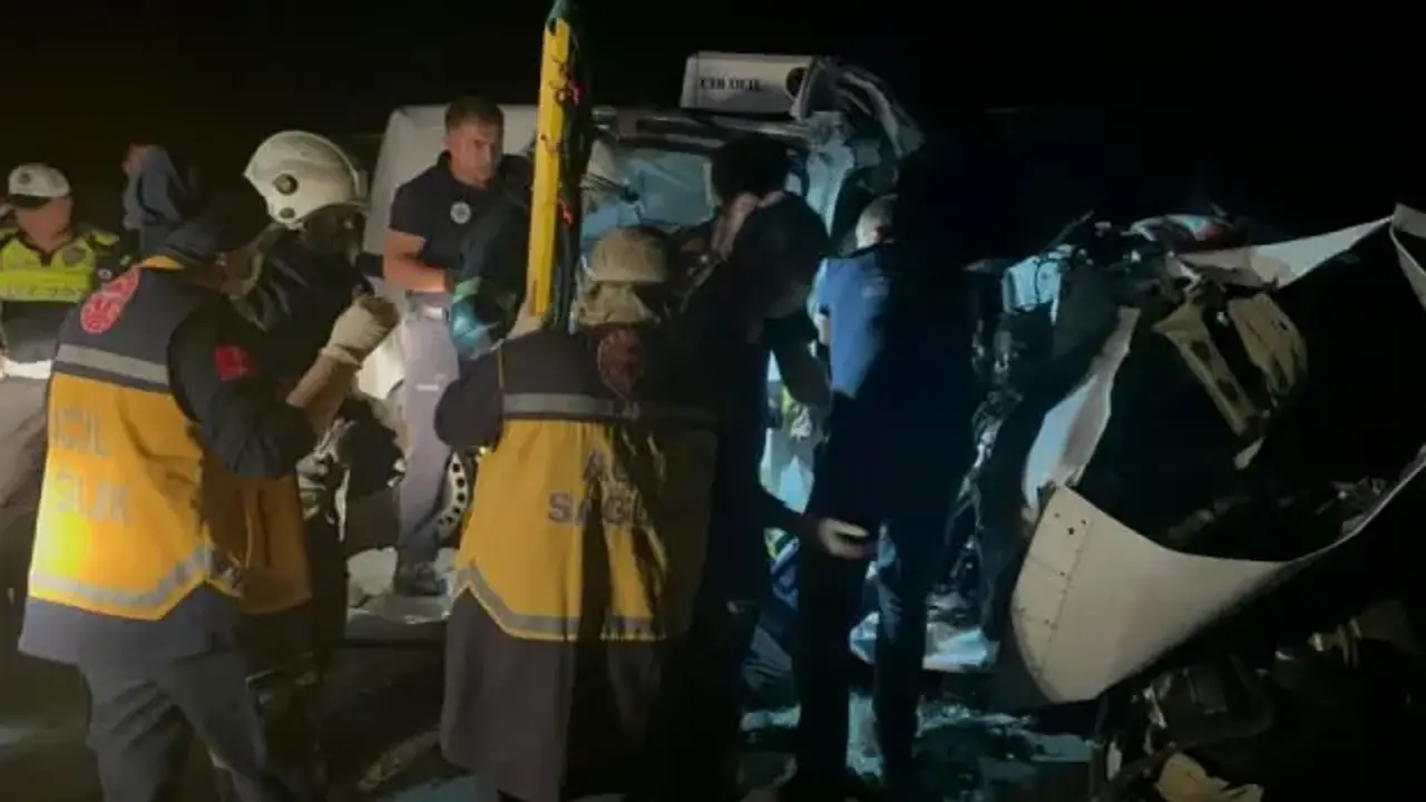 Feci kaza! Dorse tırdan ayrıldı! 3 kişi hayatını kaybetti