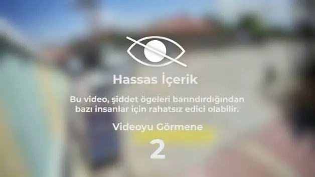 Feci kaza kamerada! Çarpışmanın etkisiyle marketin içine kadar sürüklendi