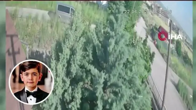 Feci kaza saniye saniye kaydedildi: Scooterlı çocuk aracın çarpmasıyla hayatını kaybetti