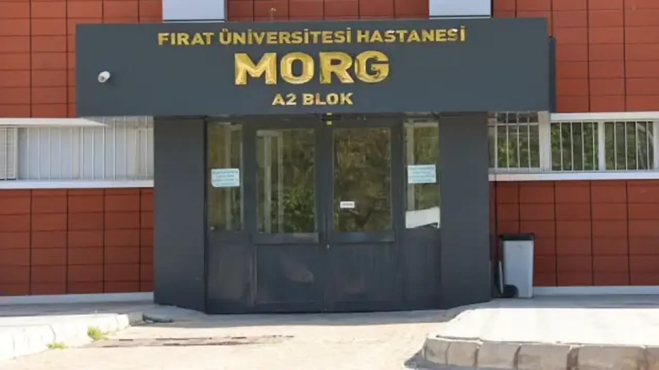 Feci ölüm! Üzerine beton blok düştü
