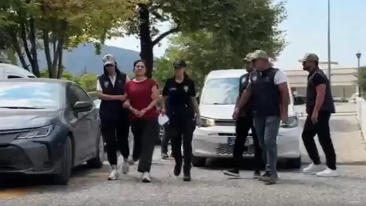 FETÖ'cü terörist Burkay Karatepe'nin ablası adliyede!