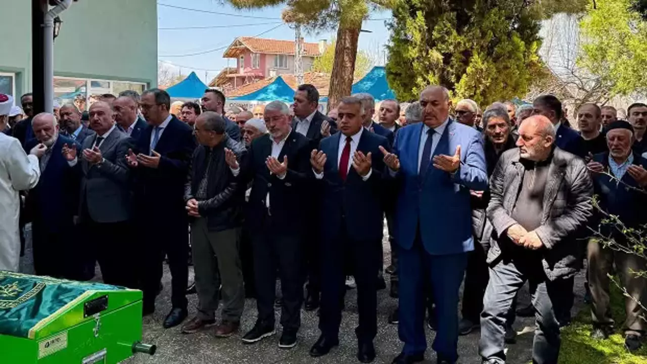 Feyzullah Kıyıklık'ın ablası Hasibe Evcimen Hakk'a yürüdü