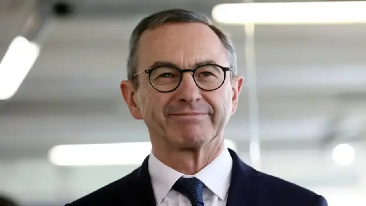 Fransa'da cumhurbaşkanlığına ilk aday belli oldu