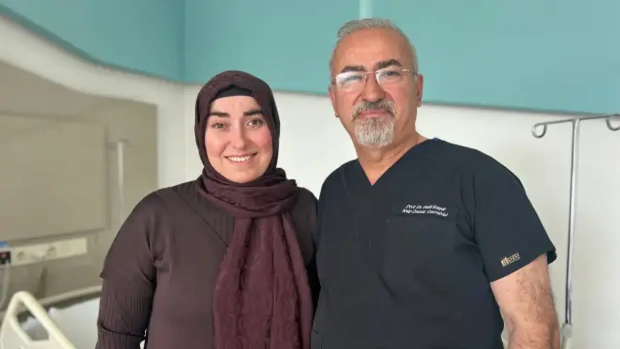 Fransa’da riskli görülen tümör için Van’a geldi! 4 santimetrelik kitle çıkarıldı