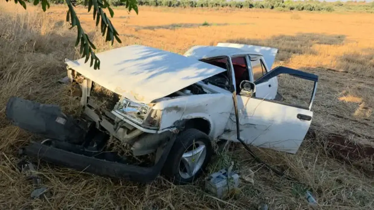 Gaziantep-Hatay yolunda korkutan çarpışma: Şarampole uçan Tofaş hurdaya döndü