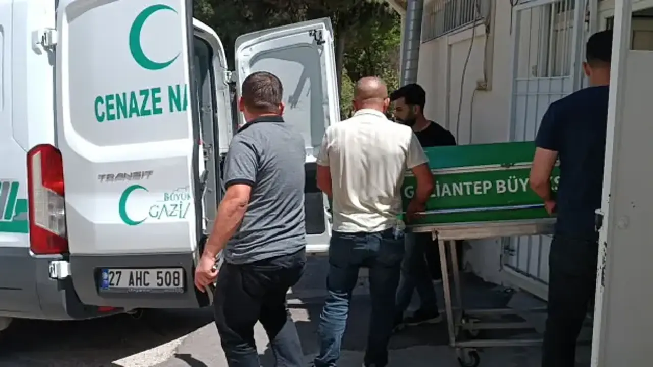 Gaziantep’te karne günü bıçaklanan liseli Çağlar, kurtarılamadı