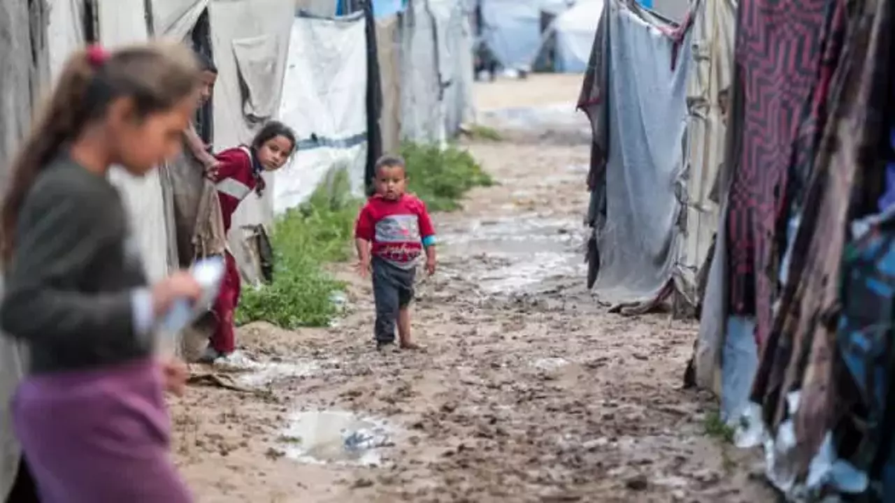 Gazze’de kriz derinleşiyor: Ekmek kuyrukları saatler sürüyor